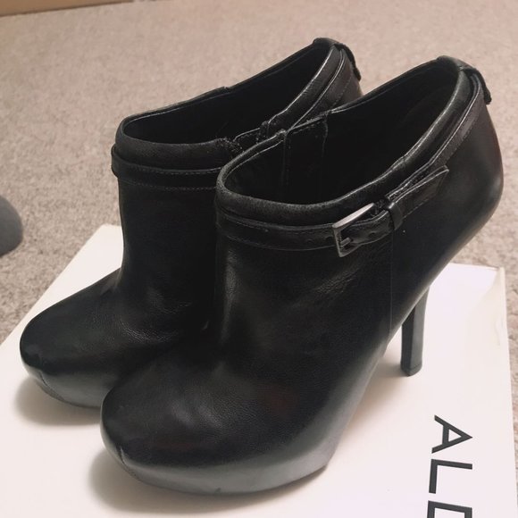 Guess Black Leather Heel Booties - Picture 1 of 5